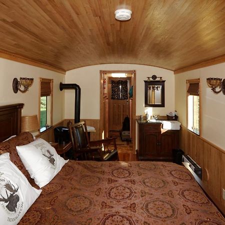 Clearview Station & Caboose B&B Creemore Dış mekan fotoğraf